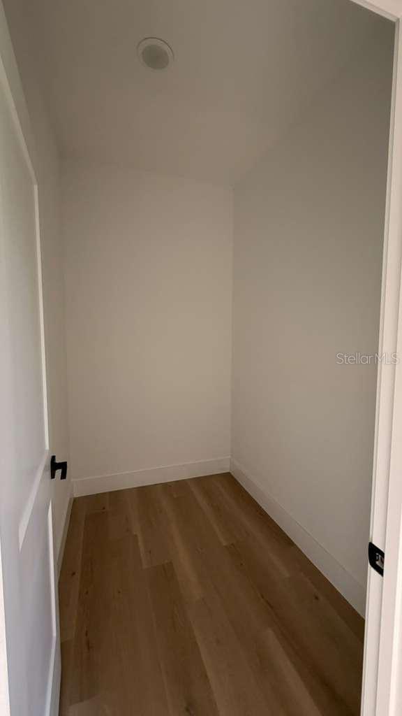 Listing photo id 28 for 2816 Silas Avenue