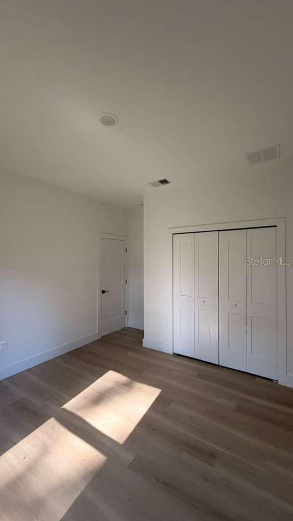 Listing photo id 32 for 2816 Silas Avenue