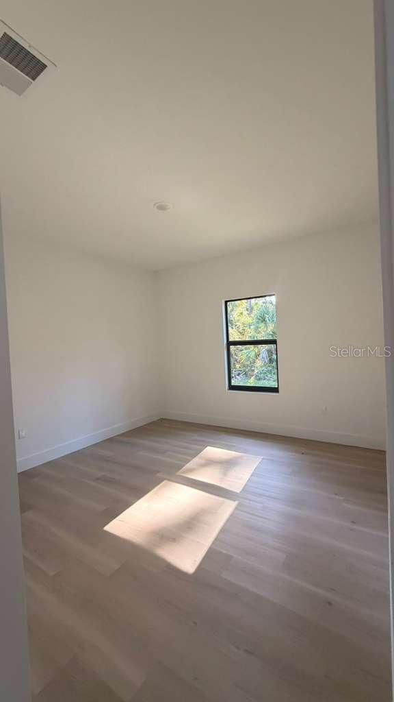 Listing photo id 37 for 2816 Silas Avenue