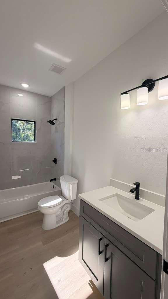 Listing photo id 7 for 2816 Silas Avenue