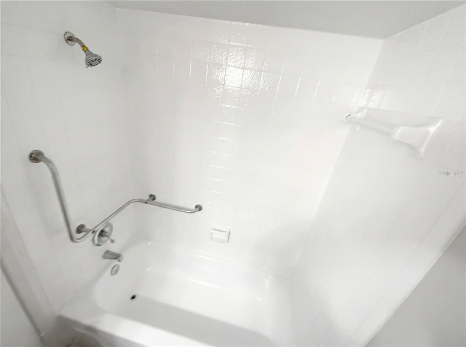 Image 11 of 20 For 5434 Larchmont Court N