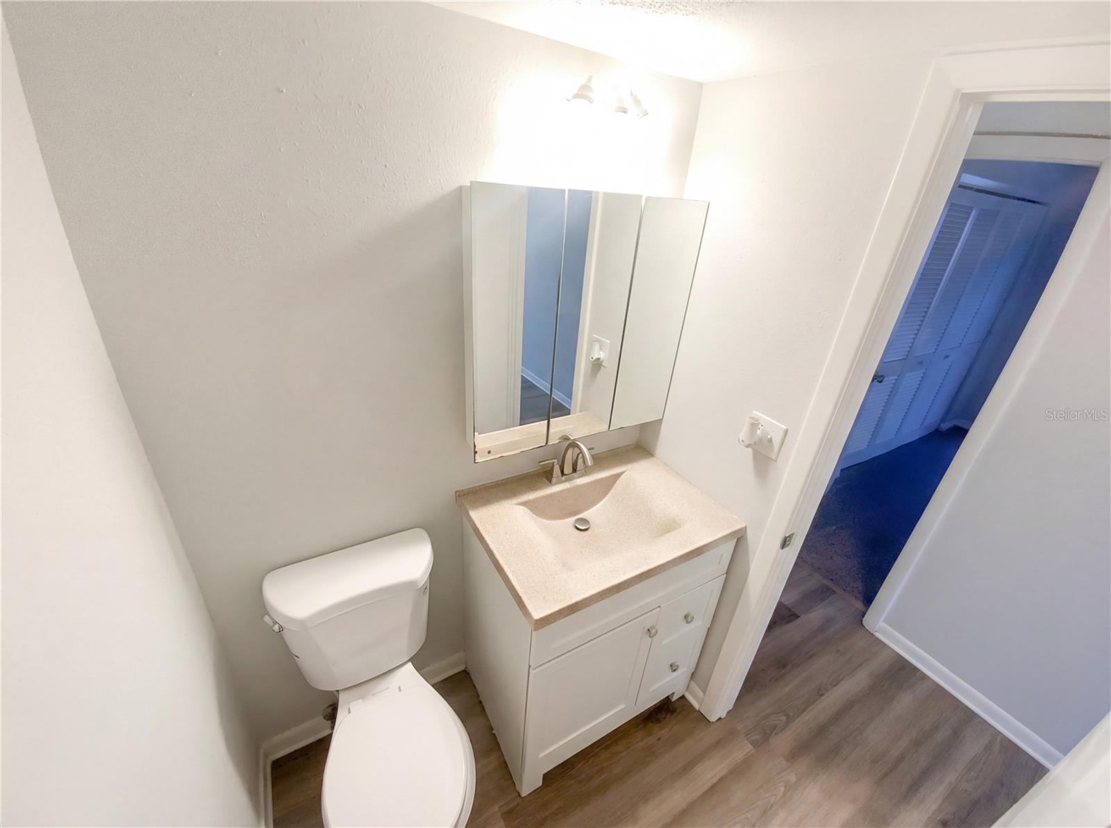 Image 12 of 20 For 5434 Larchmont Court N