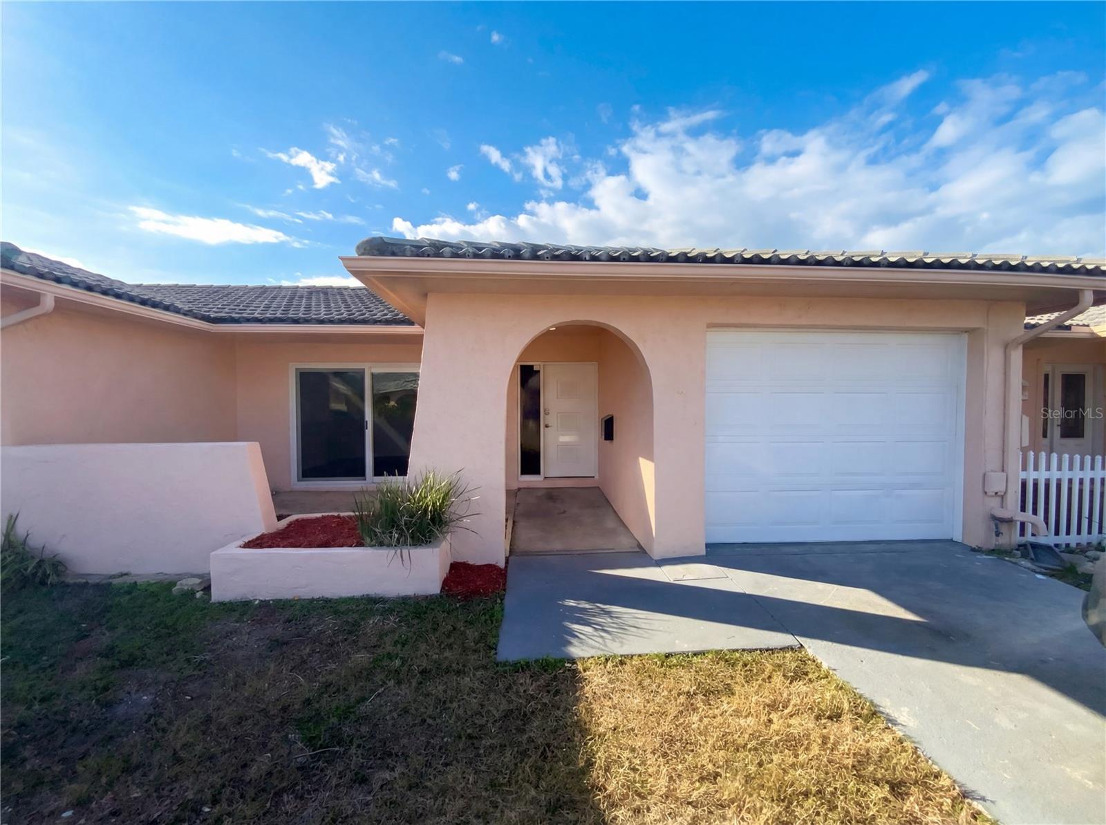 Image 17 of 20 For 5434 Larchmont Court N