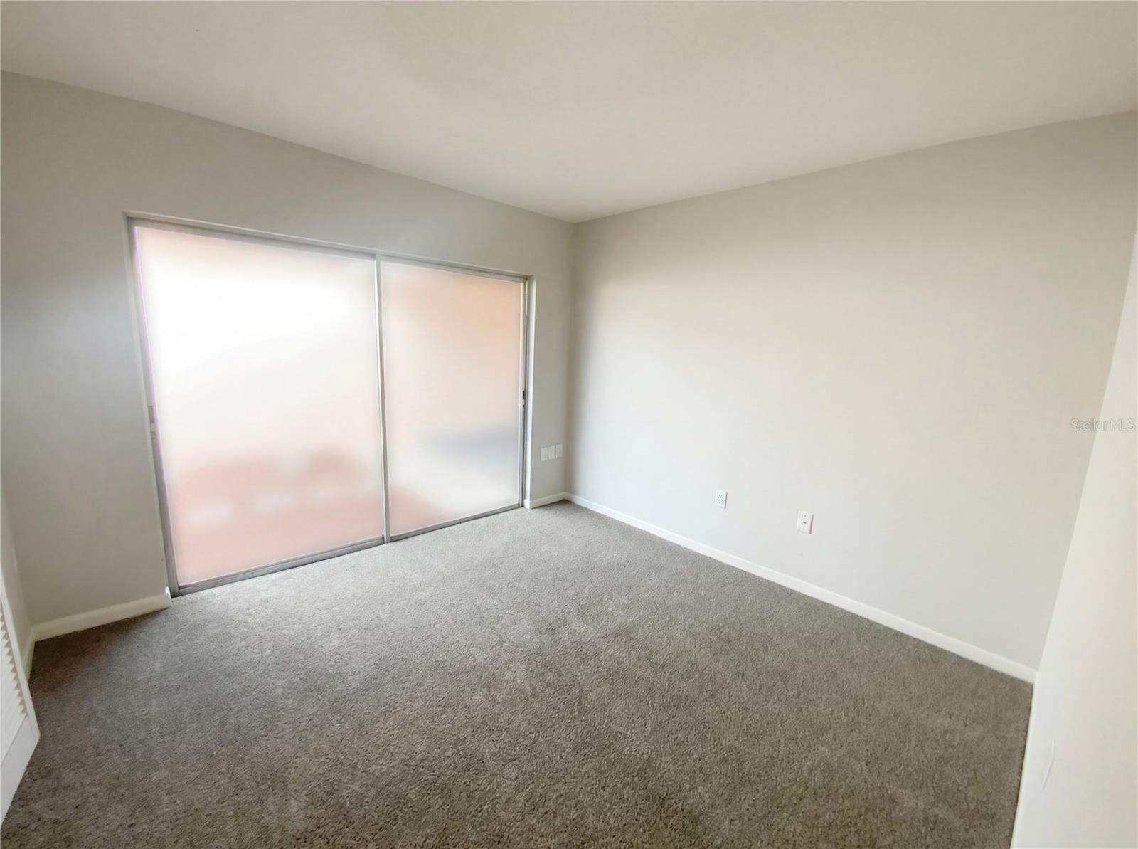 Image 3 of 20 For 5434 Larchmont Court N