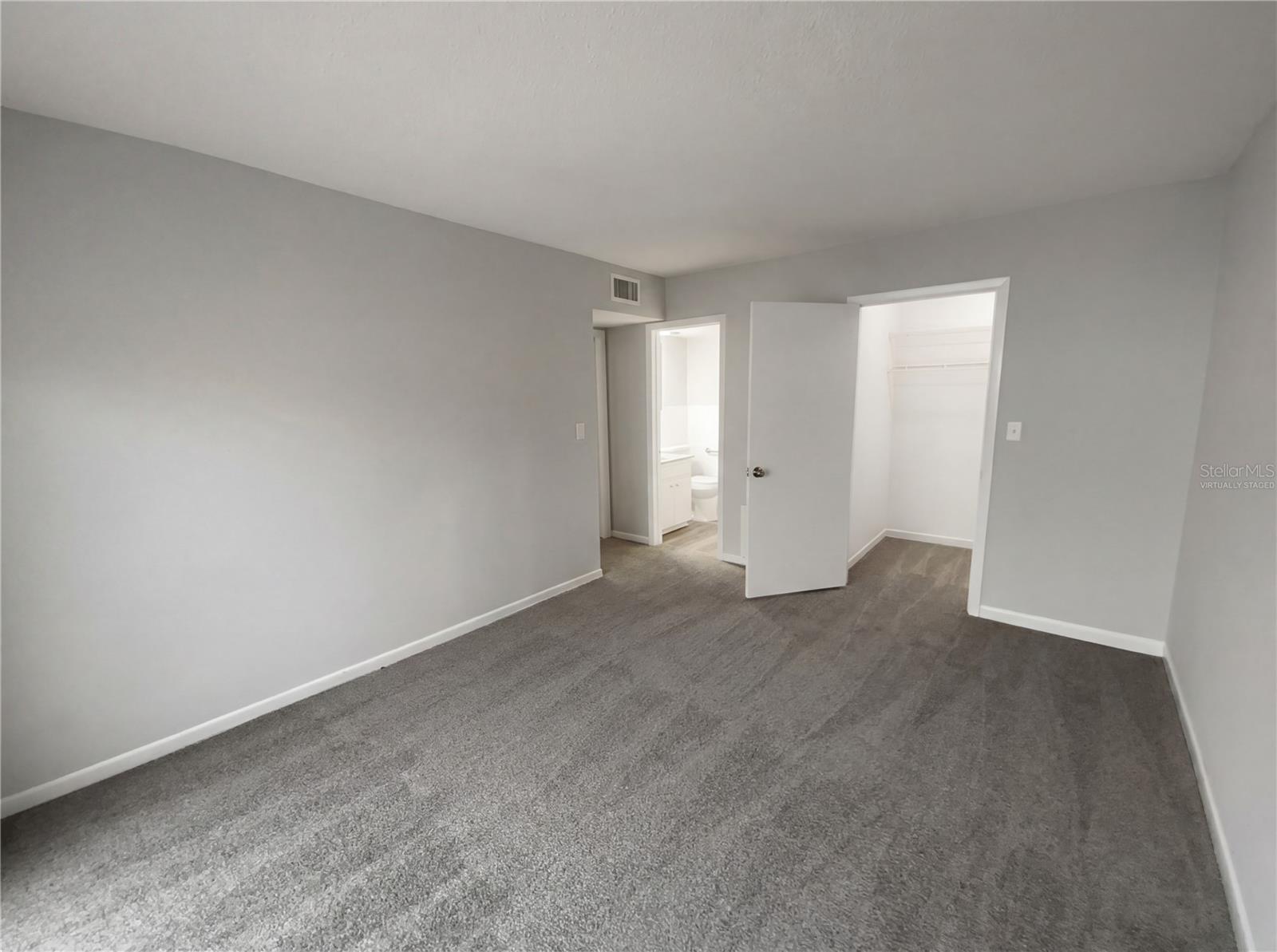 Image 4 of 20 For 5434 Larchmont Court N