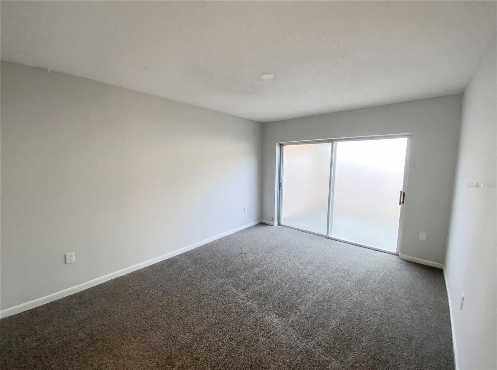 Image 6 of 20 For 5434 Larchmont Court N