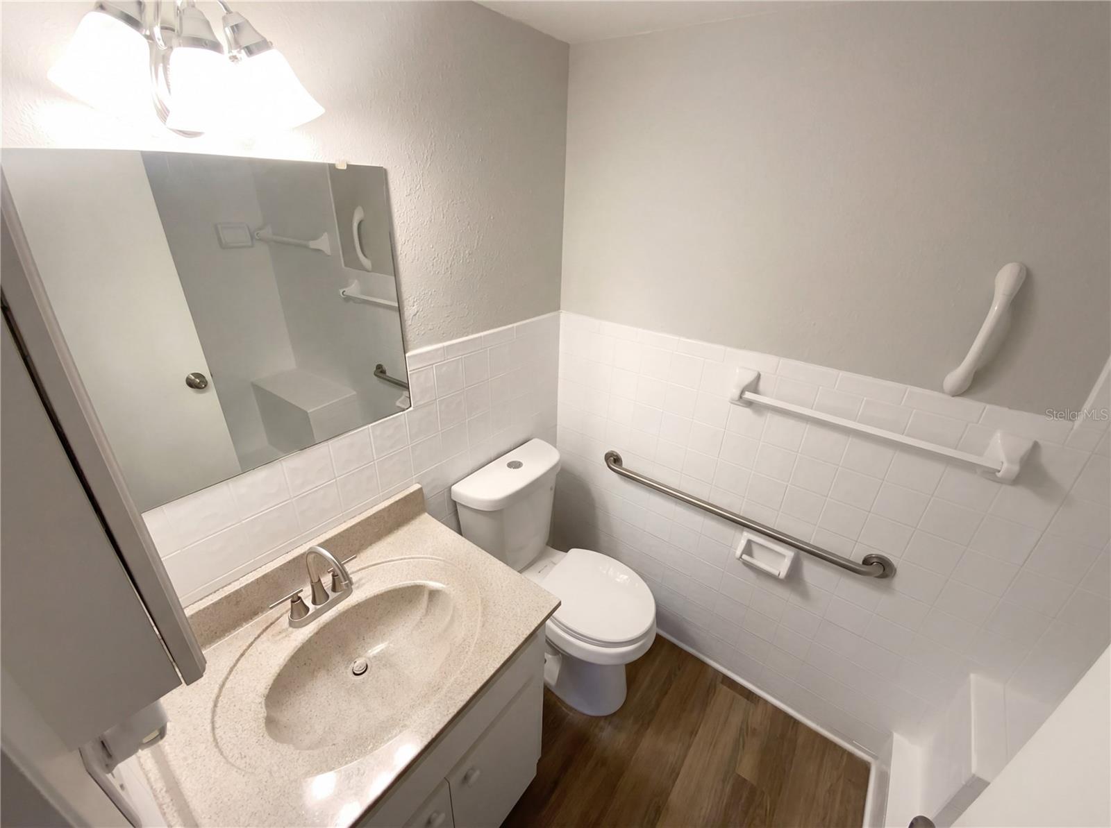 Image 7 of 20 For 5434 Larchmont Court N