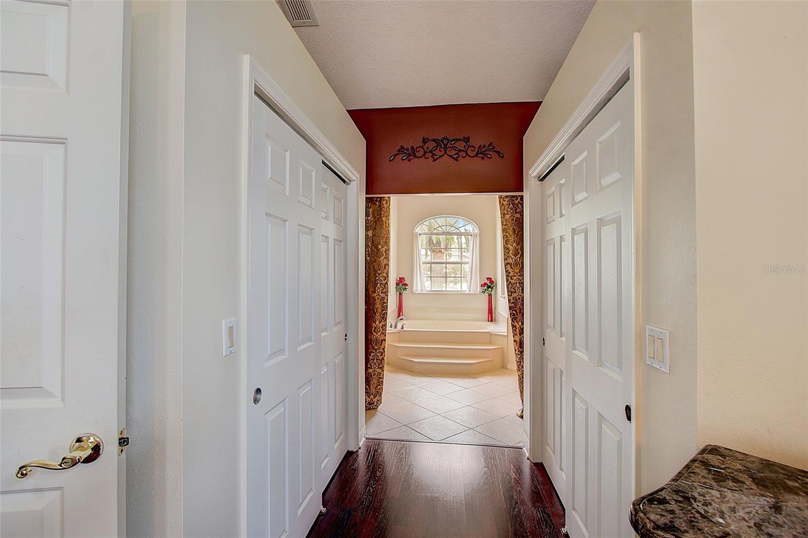 Image 18 of 44 For 12202 Rambling Oak Boulevard