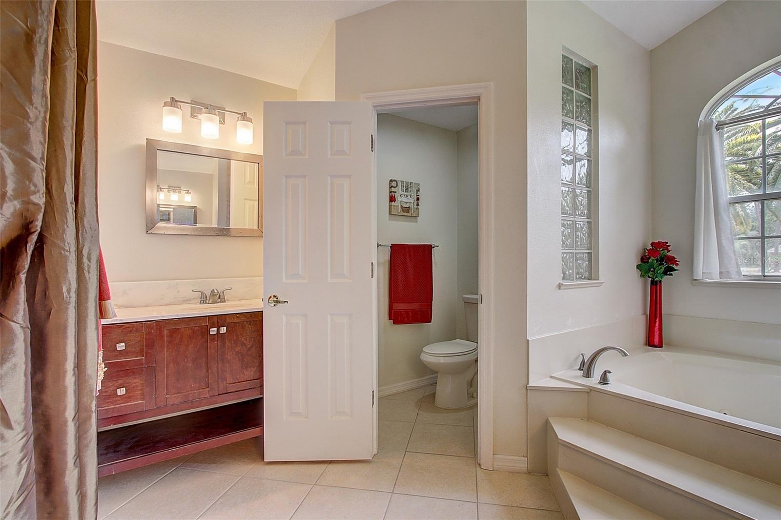 Image 20 of 44 For 12202 Rambling Oak Boulevard