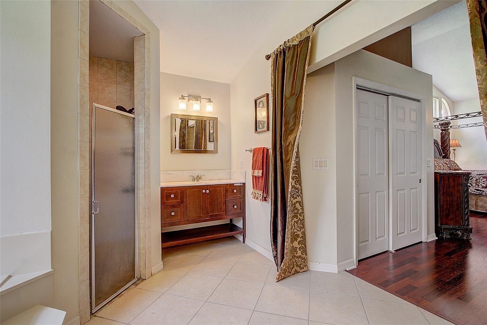 Image 21 of 44 For 12202 Rambling Oak Boulevard