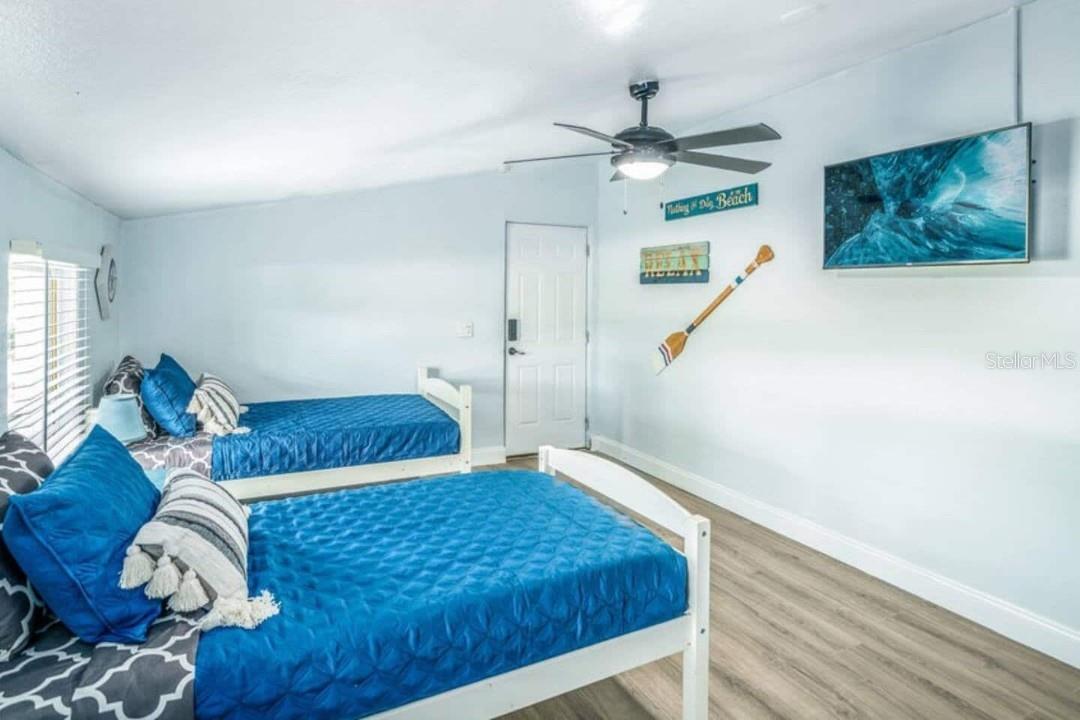 Image 22 of 32 For 2917 Stetson Street