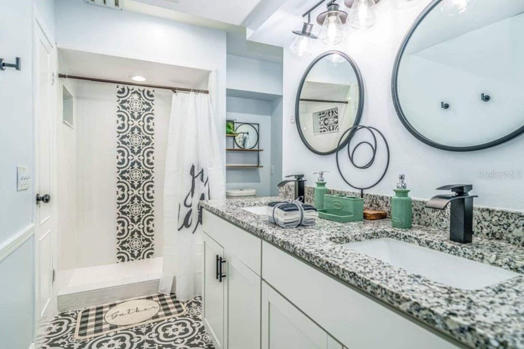 Image 24 of 32 For 2917 Stetson Street