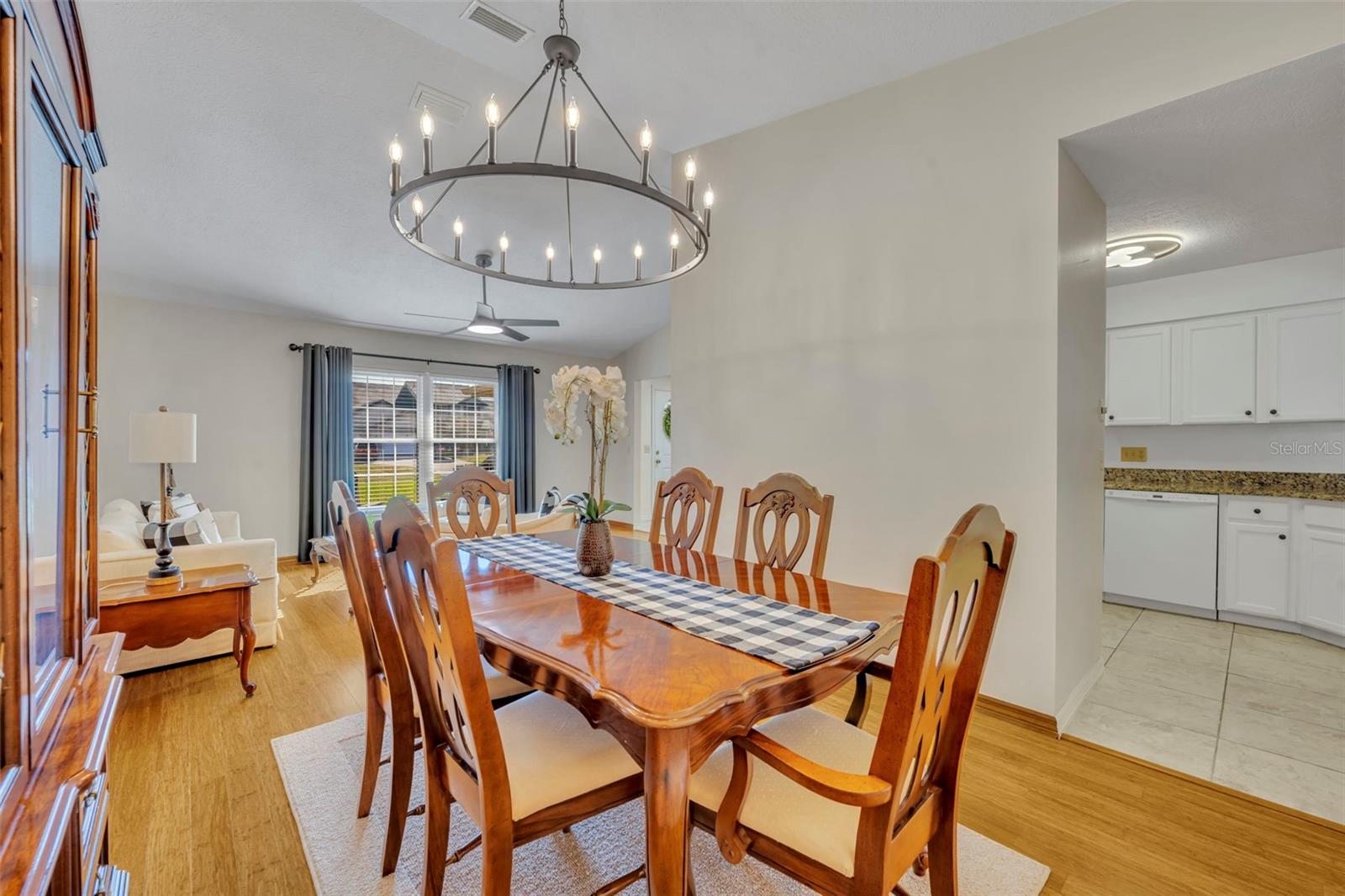 Listing photo id 8 for 3158 Whisper Wind Drive