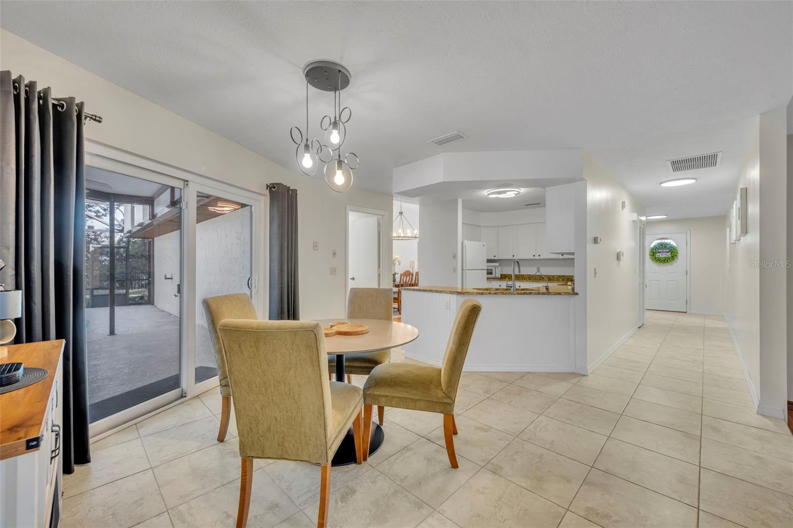 Listing photo id 13 for 3158 Whisper Wind Drive