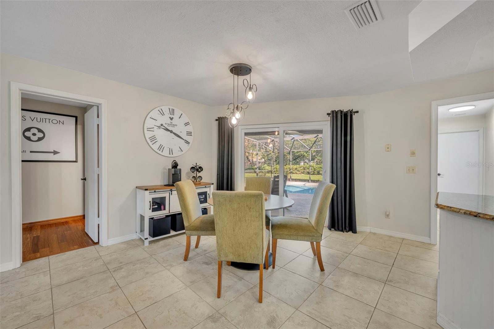 Listing photo id 14 for 3158 Whisper Wind Drive