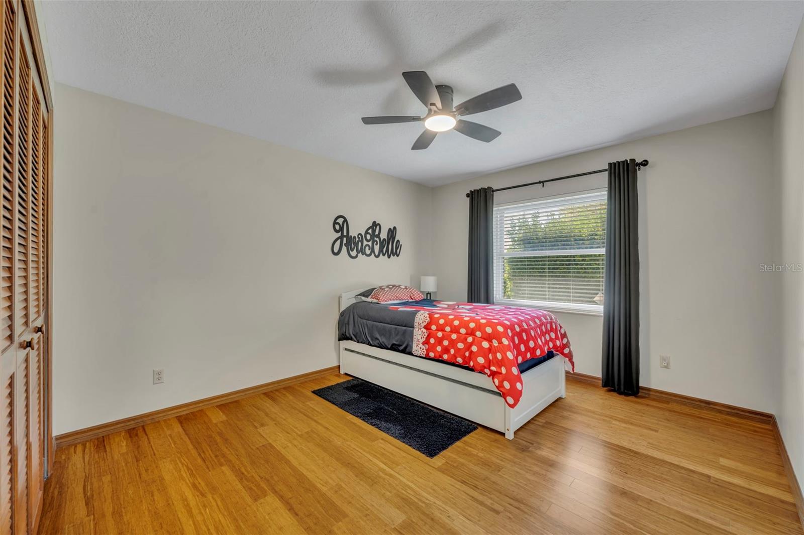 Listing photo id 22 for 3158 Whisper Wind Drive