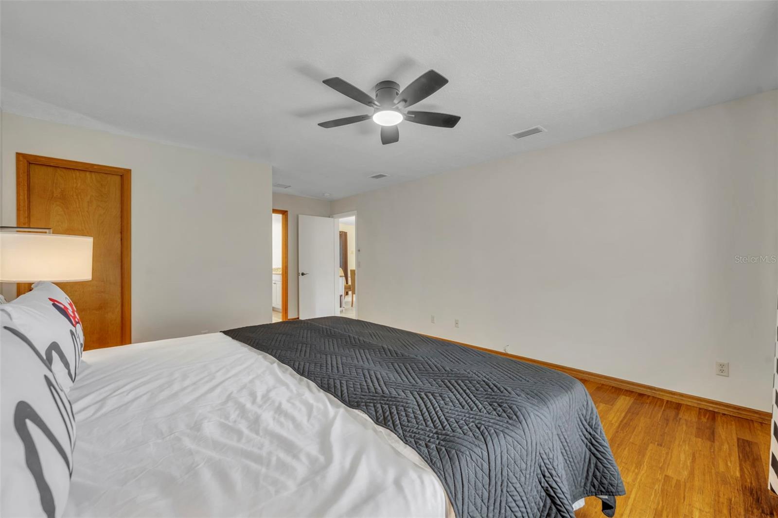 Listing photo id 27 for 3158 Whisper Wind Drive