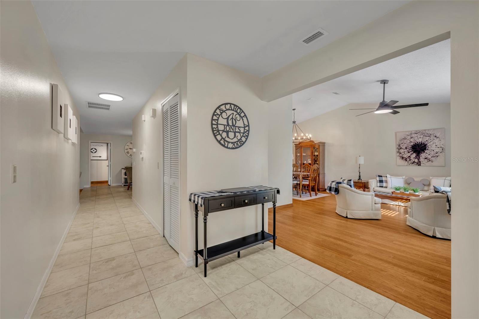 Listing photo id 2 for 3158 Whisper Wind Drive