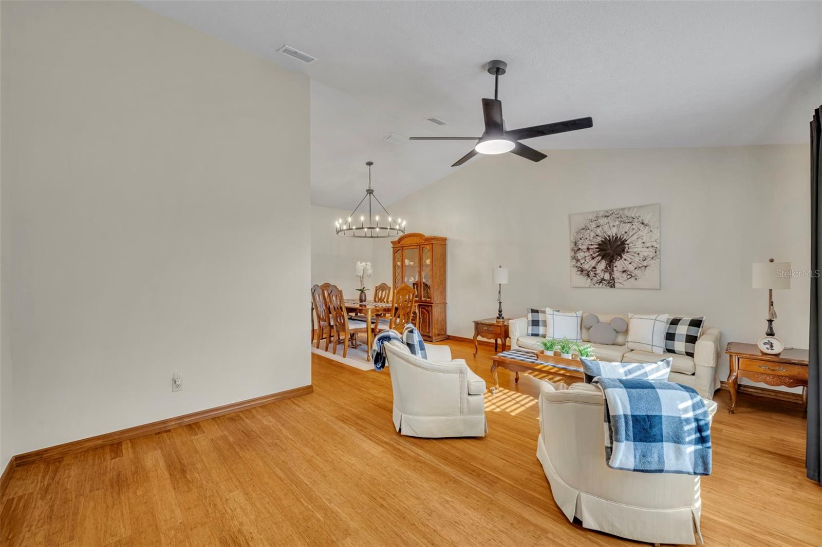 Listing photo id 3 for 3158 Whisper Wind Drive