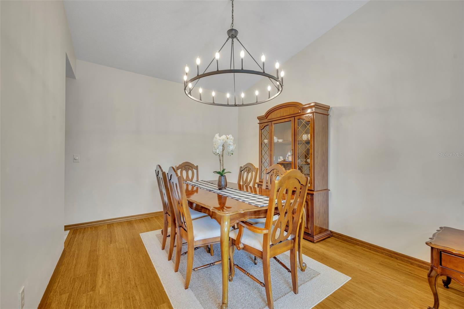 Listing photo id 7 for 3158 Whisper Wind Drive