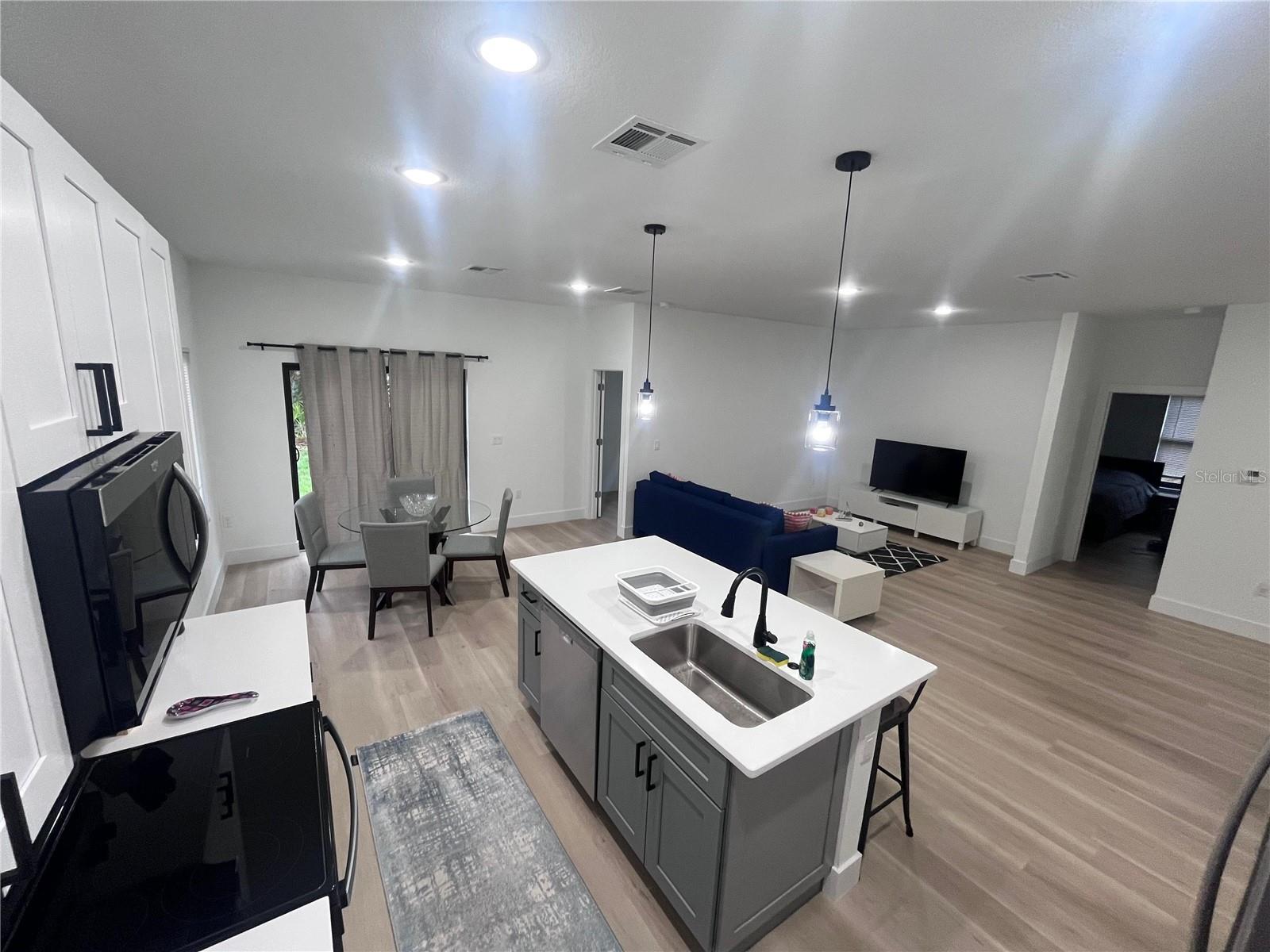 Image 9 of 24 For 2816 Silas Avenue