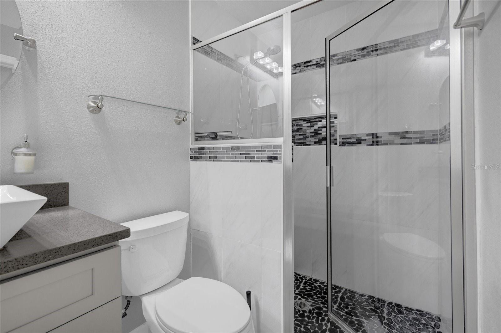 Image 18 of 26 For 11524 Purple Lilac Circle