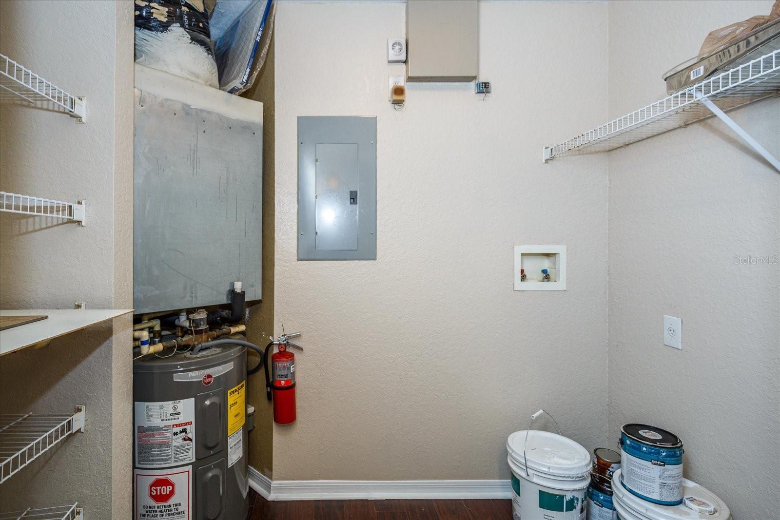 Listing photo id 8 for 819 Grand Regency Point 203