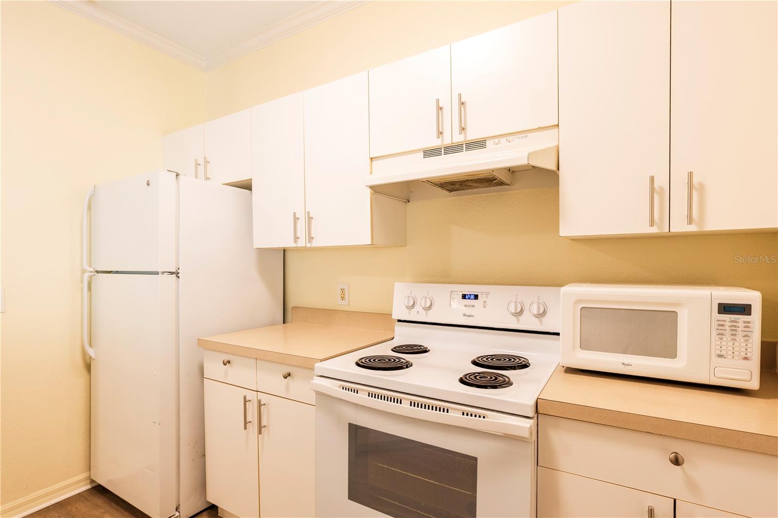 Image 11 of 34 For 3593 Conroy Road 422