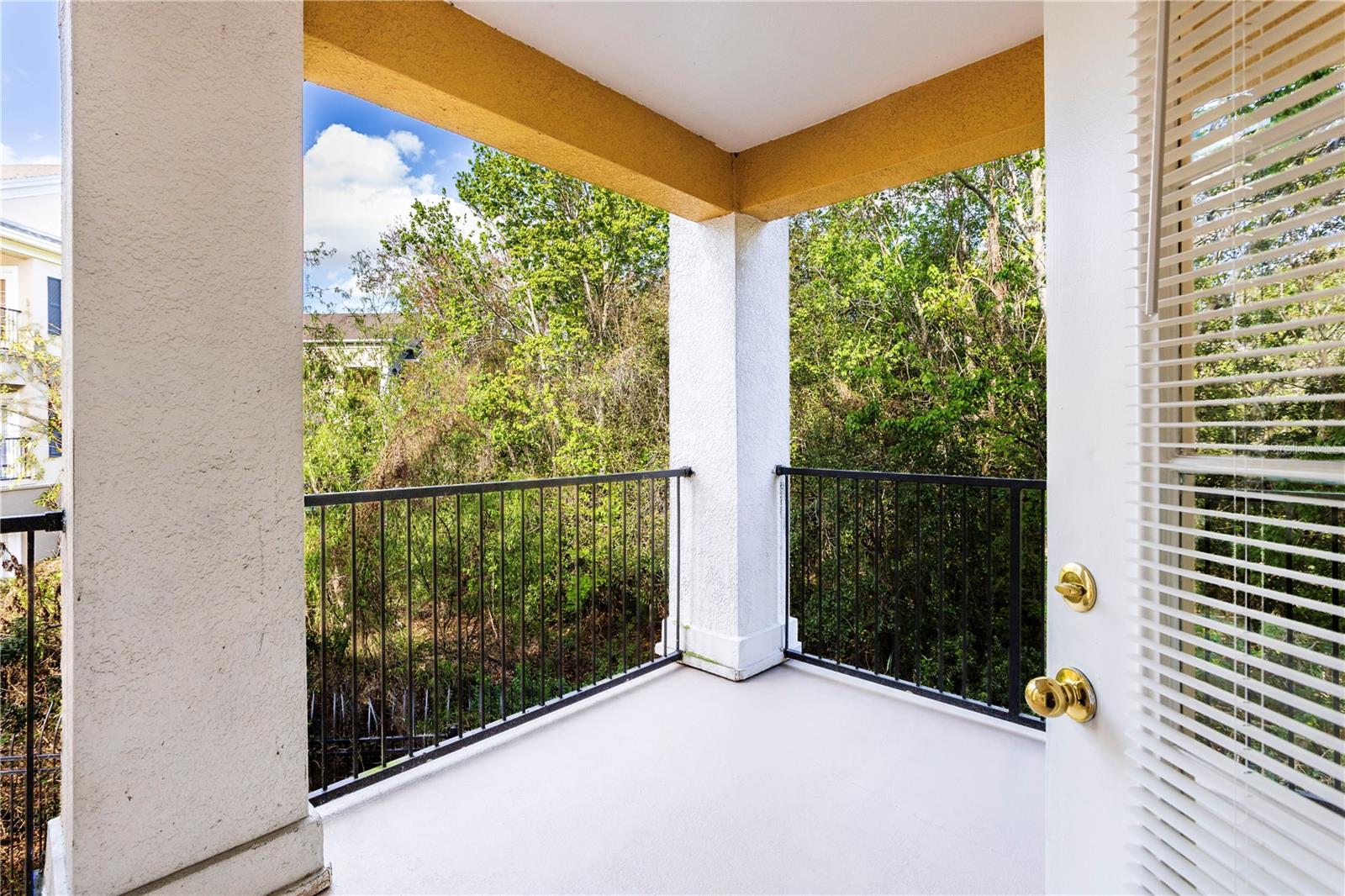 Image 13 of 34 For 3593 Conroy Road 422