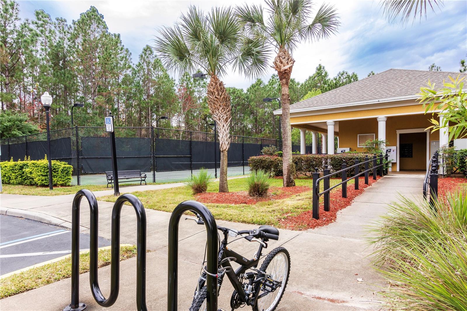 Image 25 of 34 For 3593 Conroy Road 422