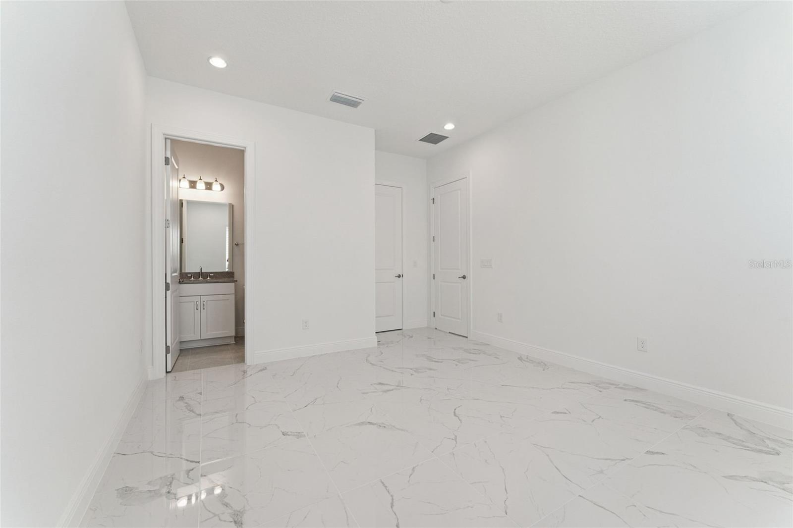 Image 32 of 55 For 9793 Laurel Berry Drive