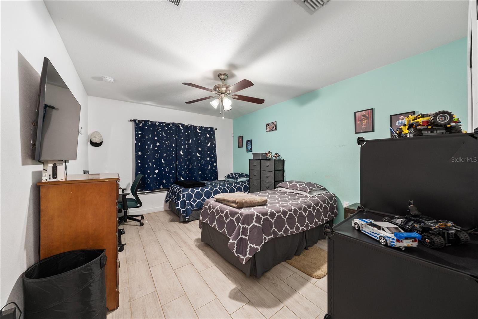 Image 21 of 37 For 2822 Moultrie Creek Drive