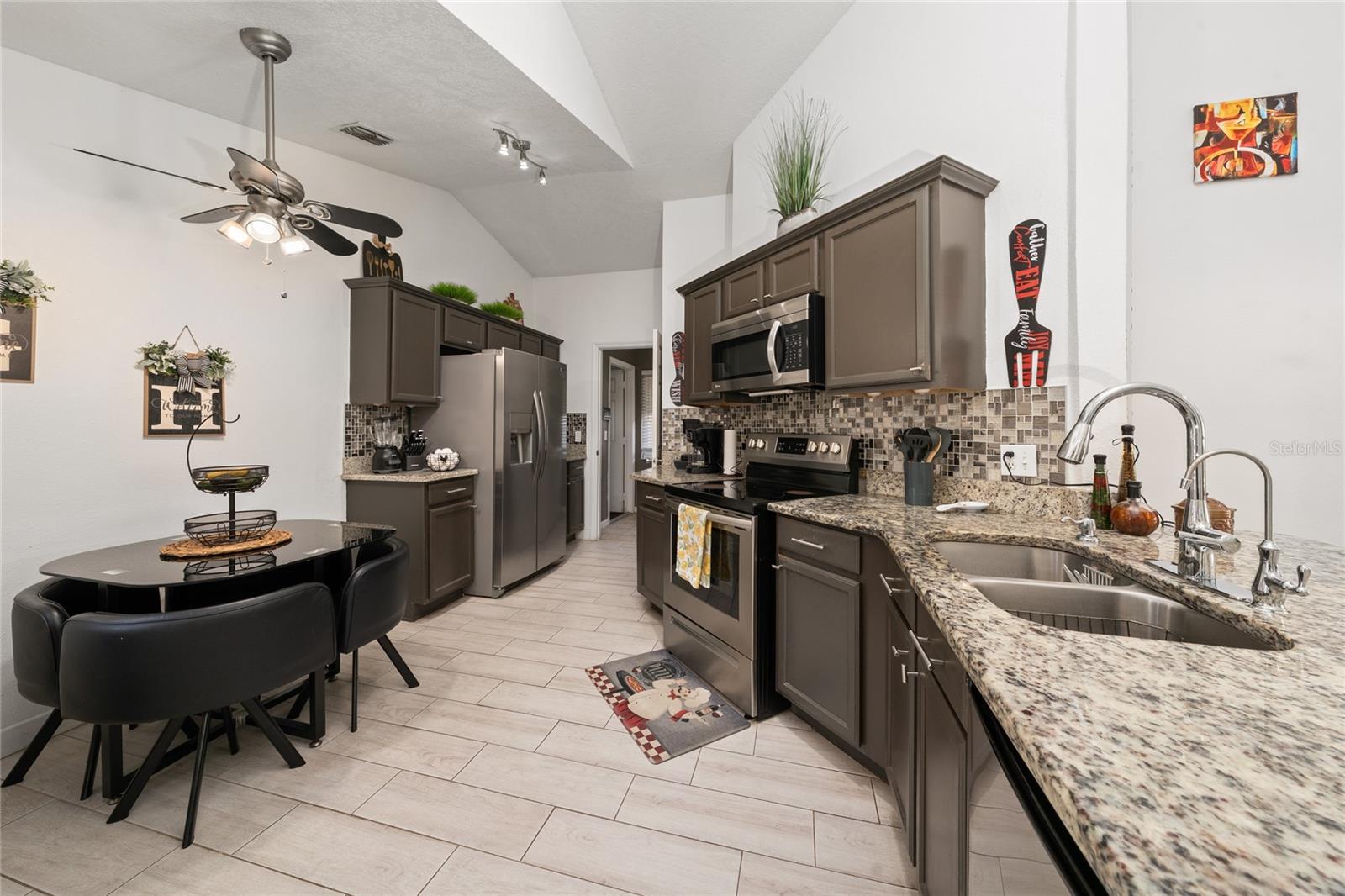 Image 7 of 37 For 2822 Moultrie Creek Drive