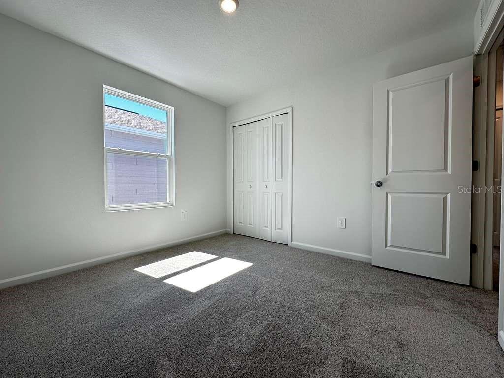 Listing photo id 8 for 5431 Meadow Walk Drive