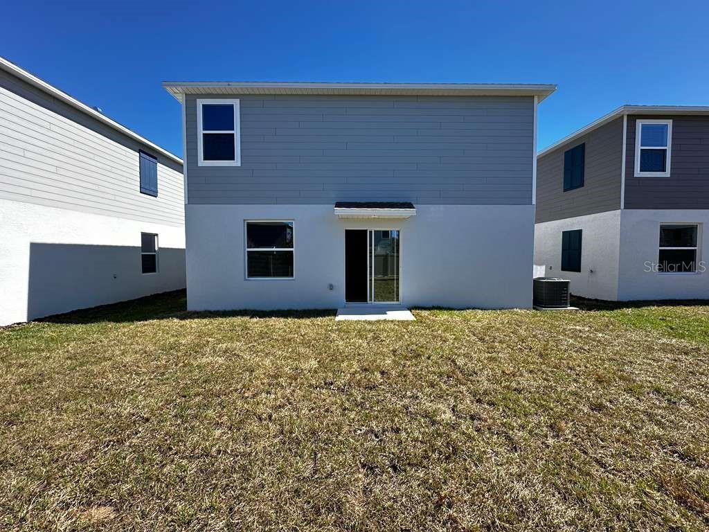 Listing photo id 19 for 5431 Meadow Walk Drive