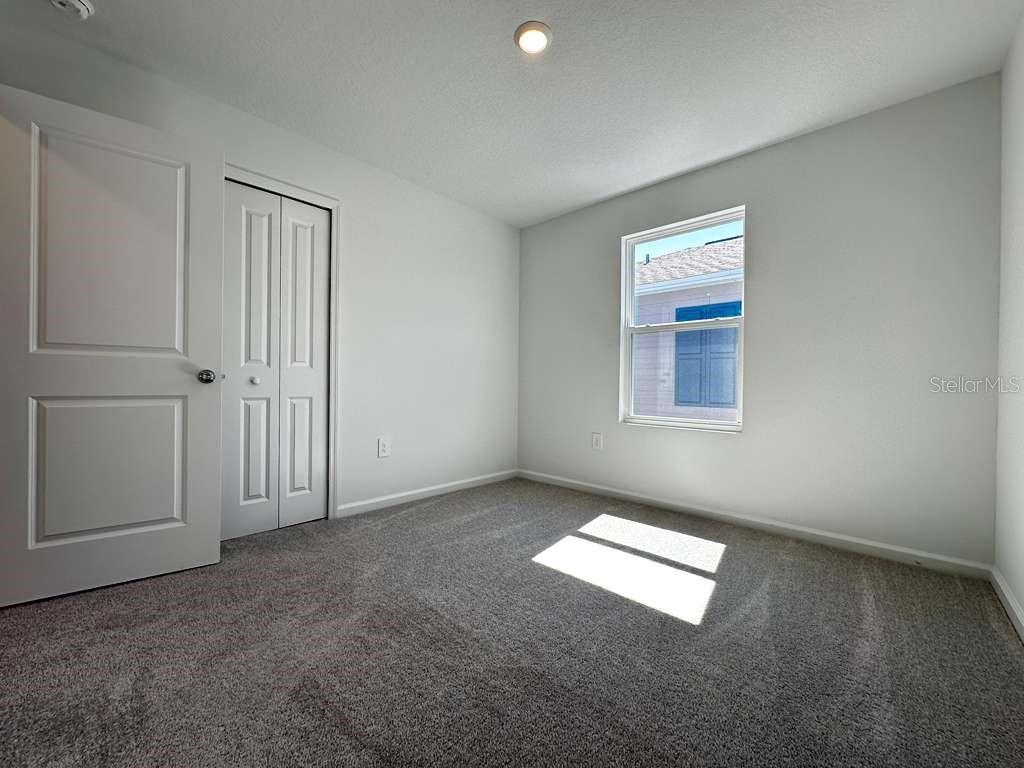 Listing photo id 6 for 5431 Meadow Walk Drive