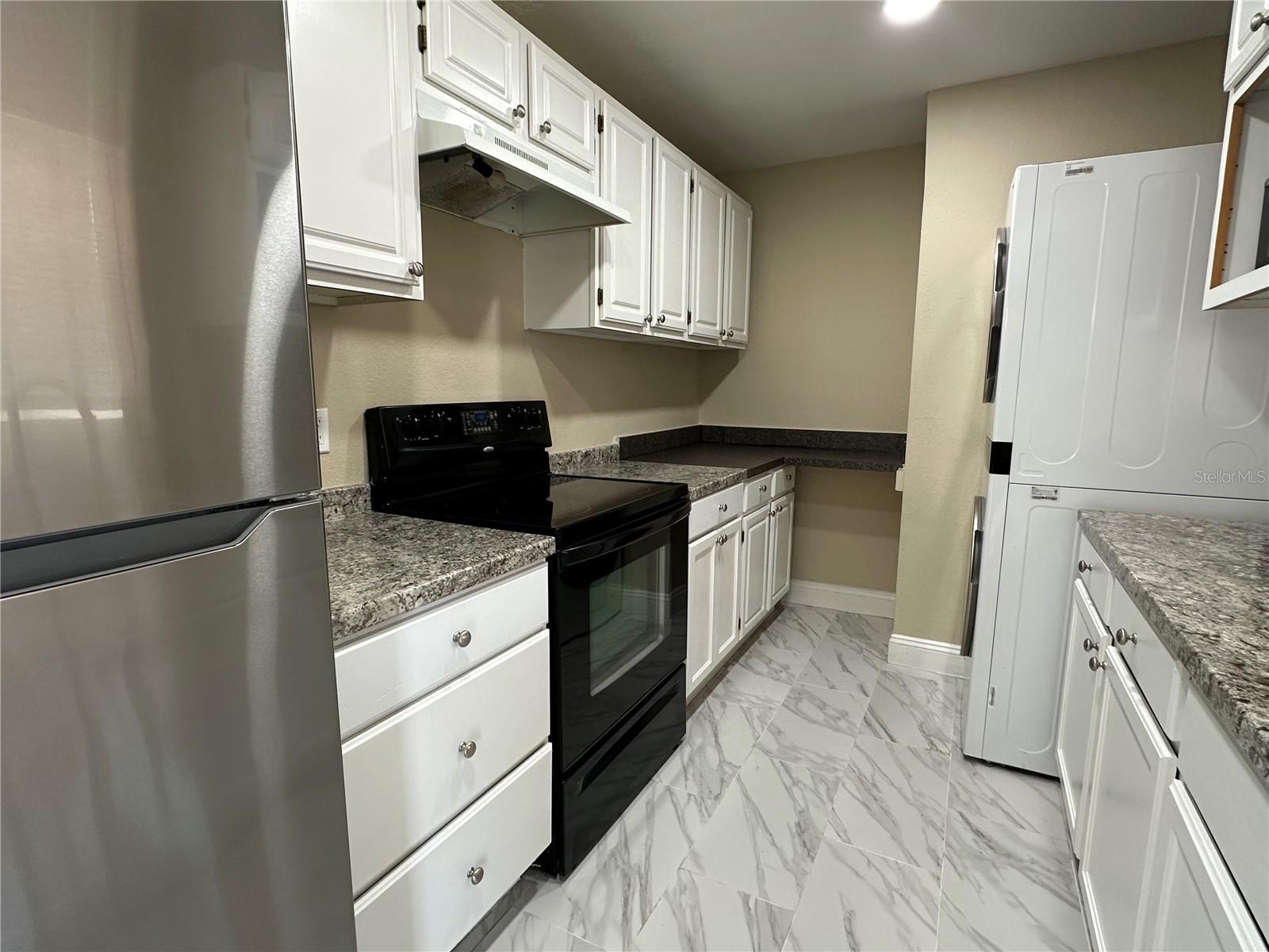 Image 10 of 26 For 27 Country Cove Way