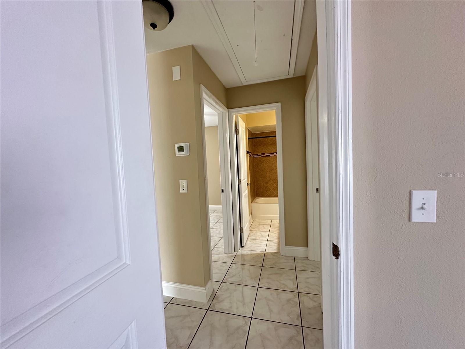 Image 18 of 26 For 27 Country Cove Way