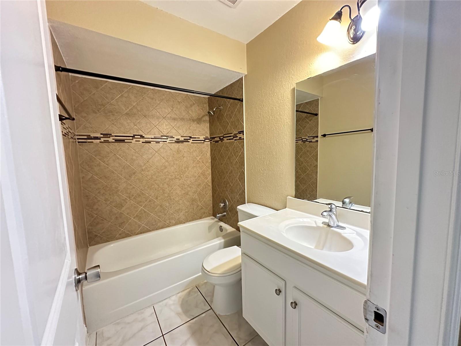 Image 21 of 26 For 27 Country Cove Way