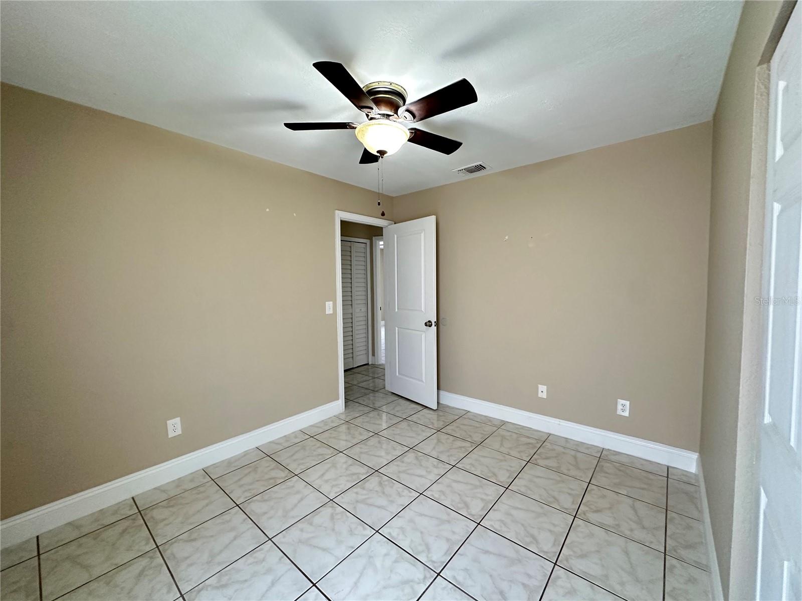 Image 23 of 26 For 27 Country Cove Way