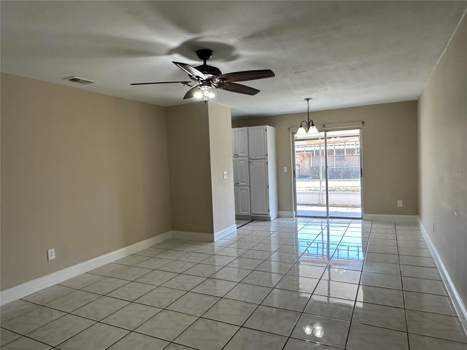 Image 4 of 26 For 27 Country Cove Way