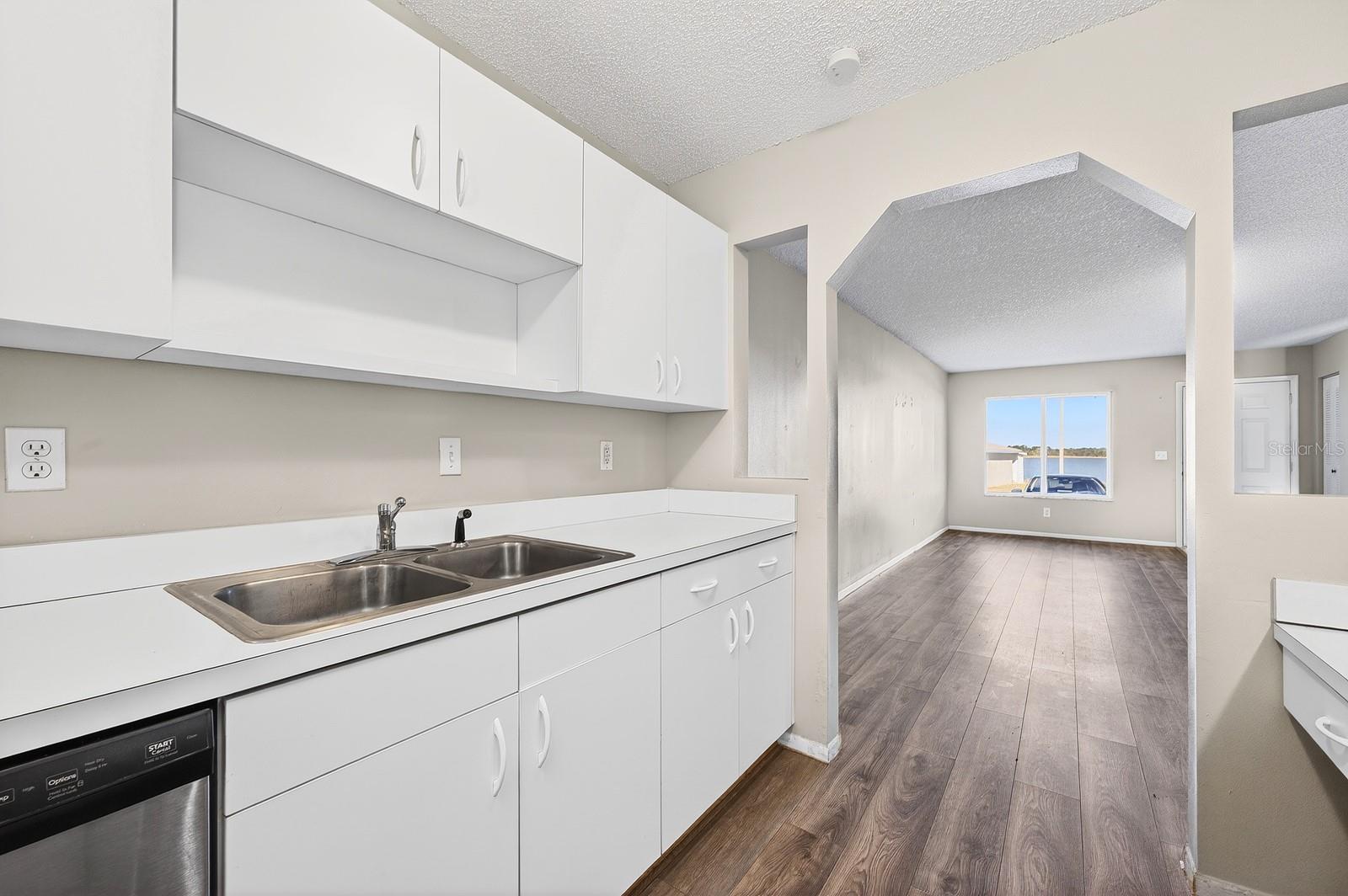 Image 13 of 42 For 350 Winter Ridge Boulevard