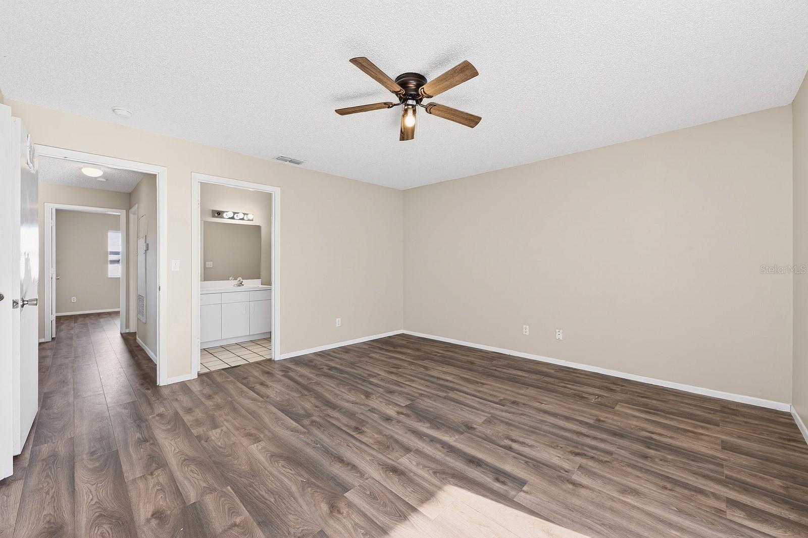 Image 21 of 42 For 350 Winter Ridge Boulevard