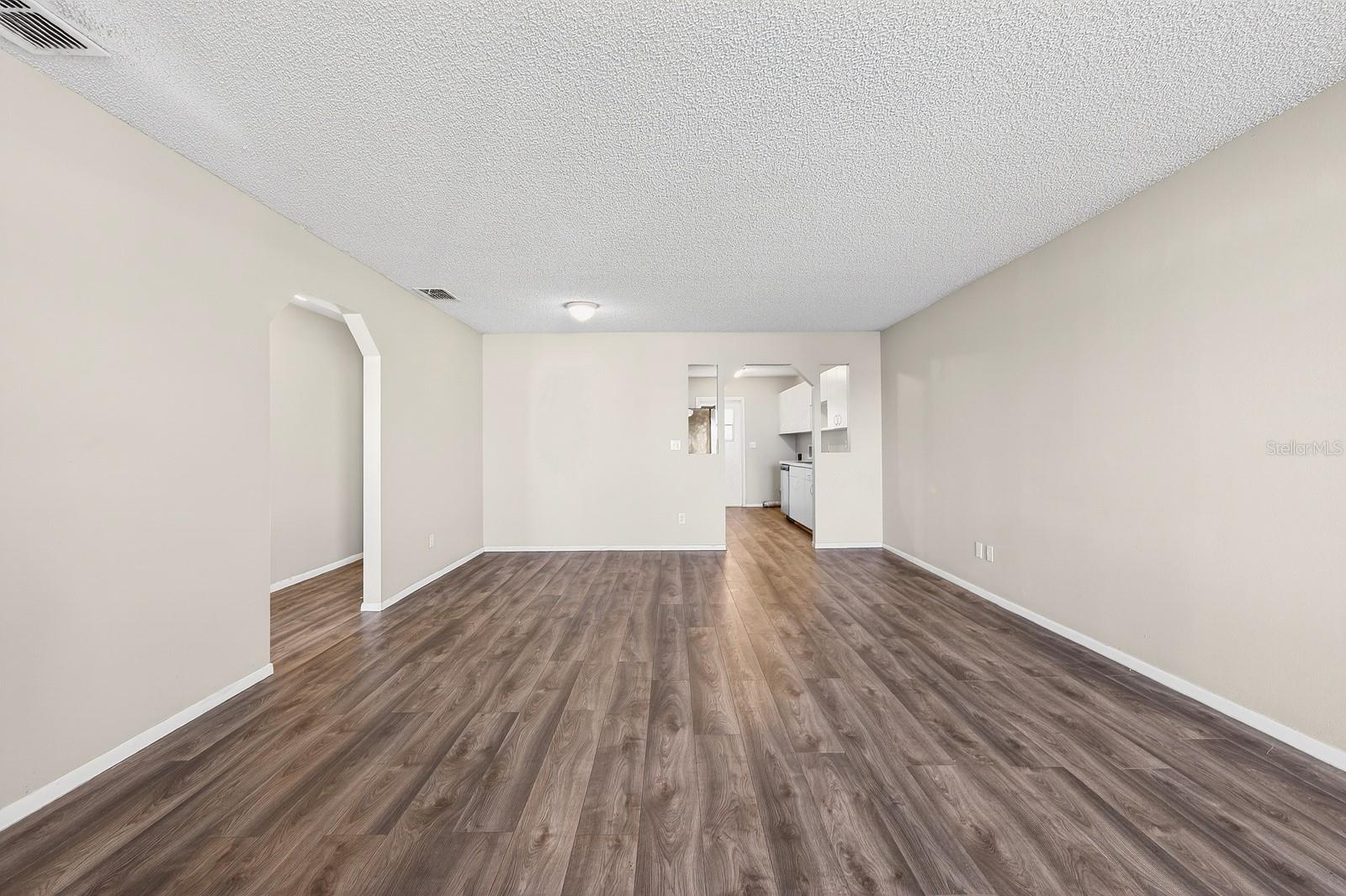 Image 3 of 42 For 350 Winter Ridge Boulevard