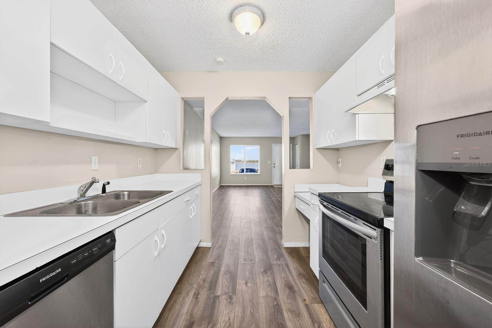 Image 6 of 42 For 350 Winter Ridge Boulevard