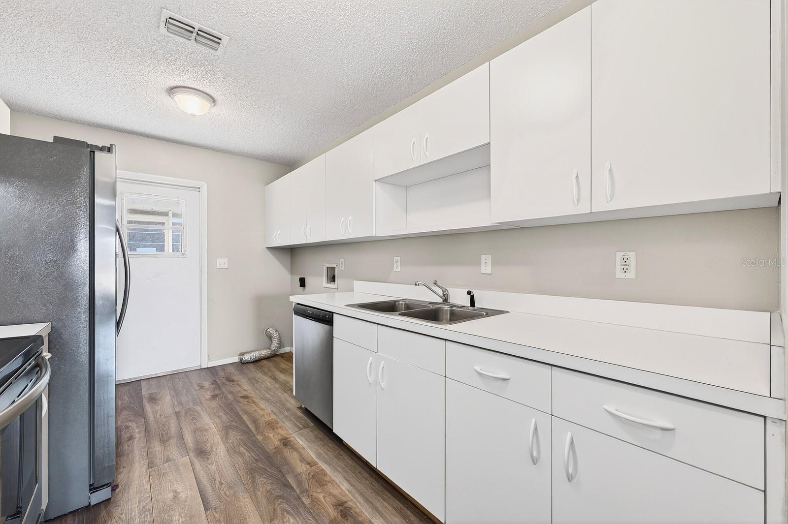 Image 8 of 42 For 350 Winter Ridge Boulevard