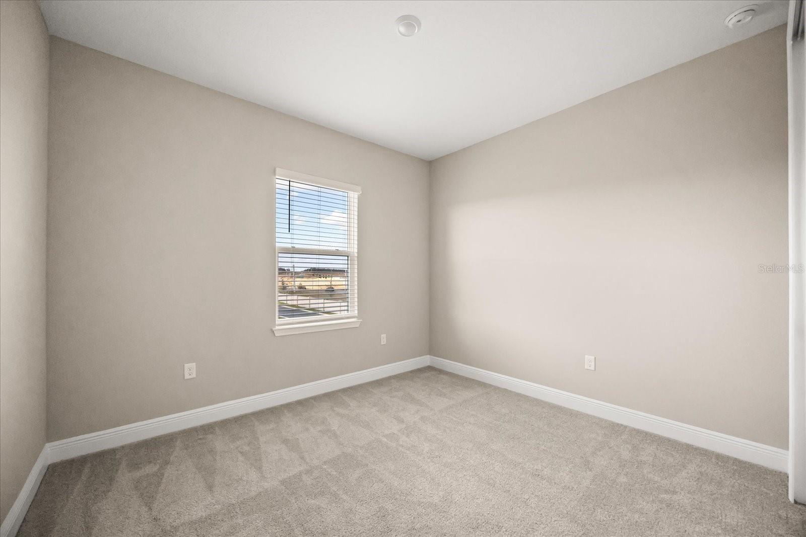 Image 20 of 37 For 16848 Hamlin Vista Alley