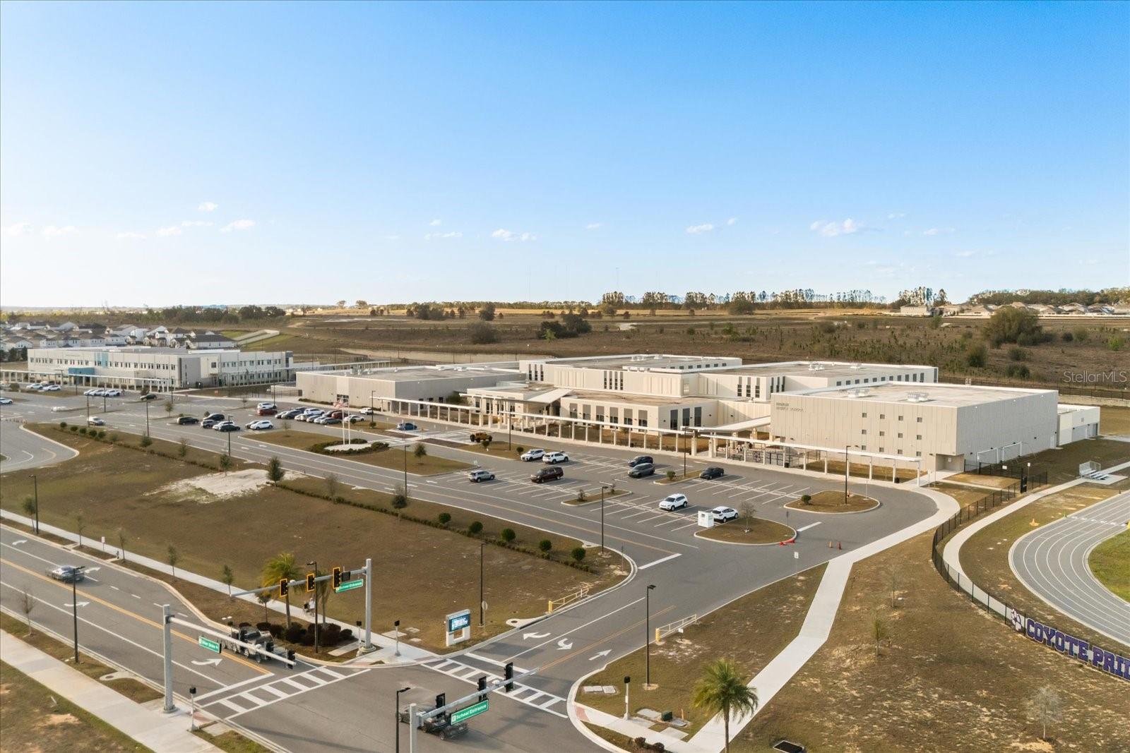 Image 29 of 37 For 16848 Hamlin Vista Alley