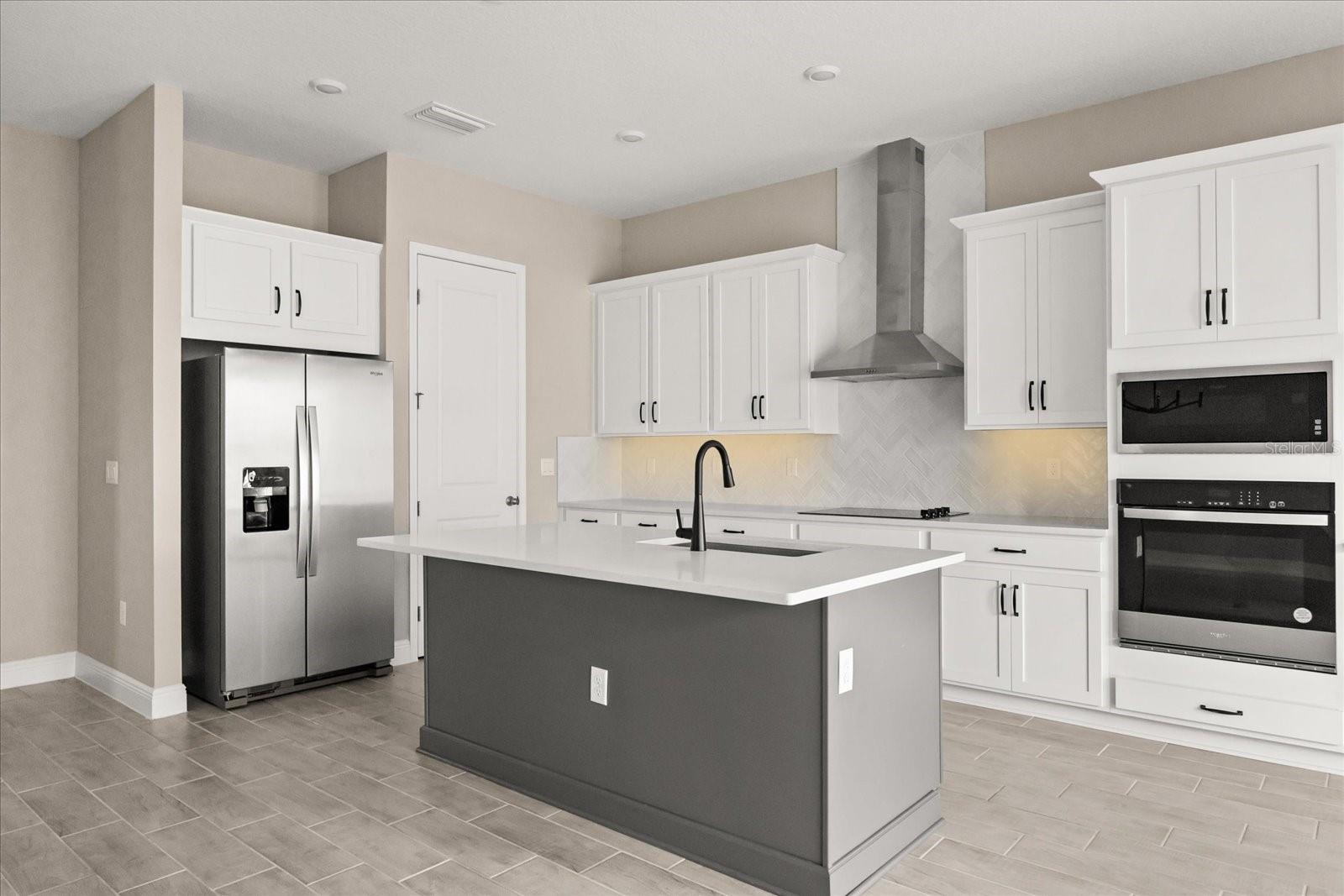 Image 9 of 37 For 16848 Hamlin Vista Alley