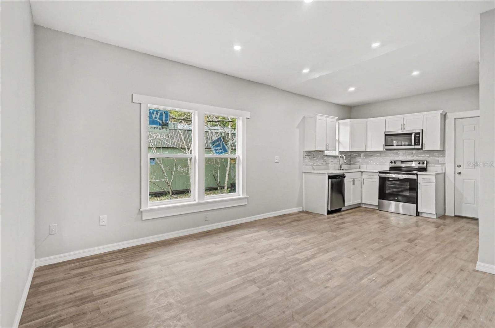 Image 6 of 15 For 727 Wood Street